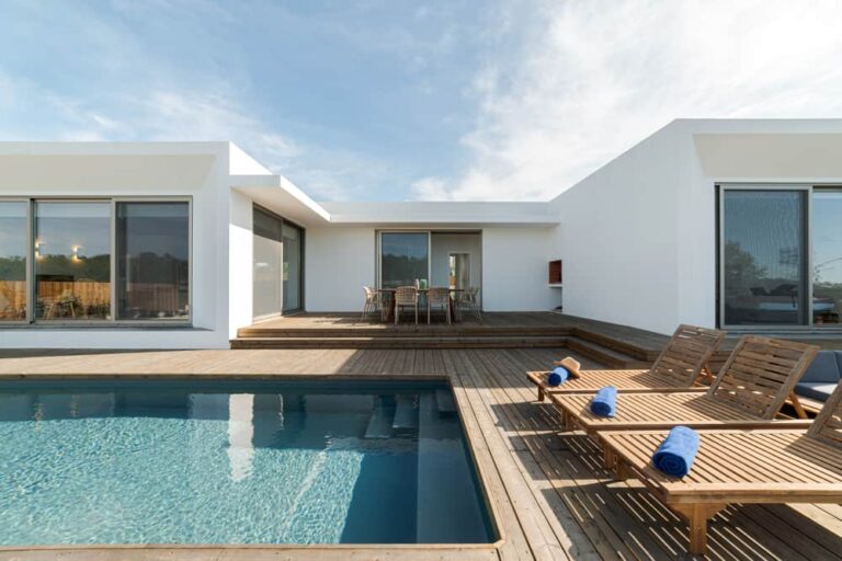 Spiritual Meaning of Swimming Pool in a Dream: Decoding Your Inner Emotions