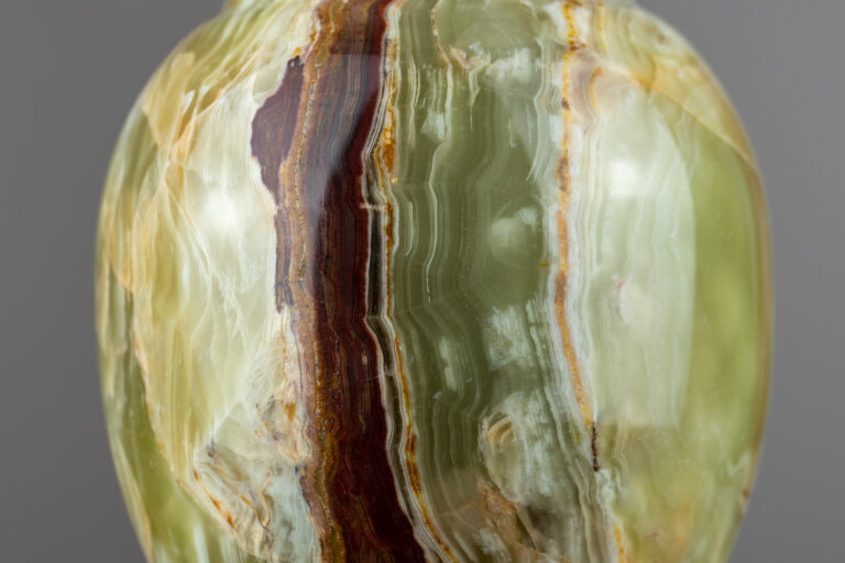 Green Onyx Spiritual Meaning: A Guide to Emotional Growth and Renewal