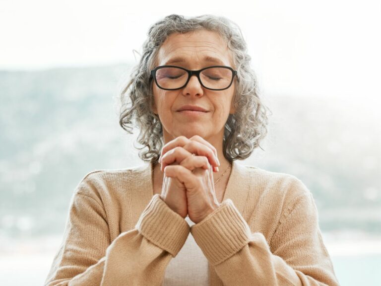 Biblical Meaning of Left Ear: Symbolism and Spiritual Guidance